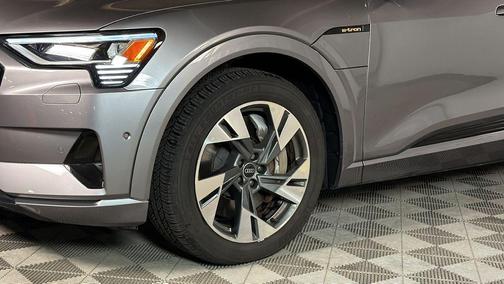 2022 Audi e-tron Premium