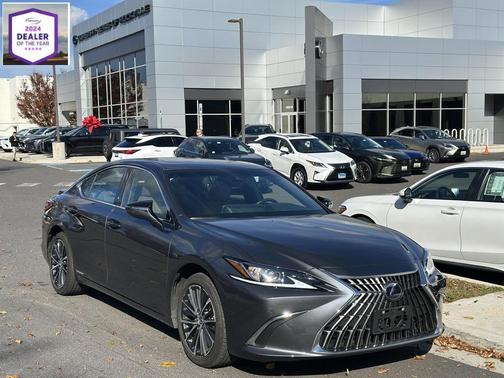 2022 Lexus ES 300h Base