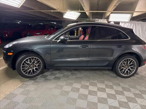 2018 Porsche Macan Base