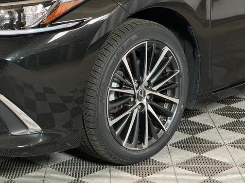2022 Lexus ES 350 Base