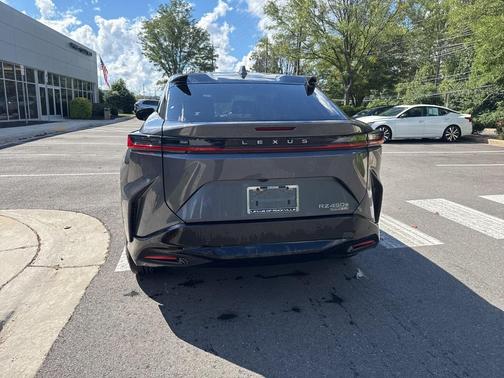 2023 Lexus RZ 450e Luxury
