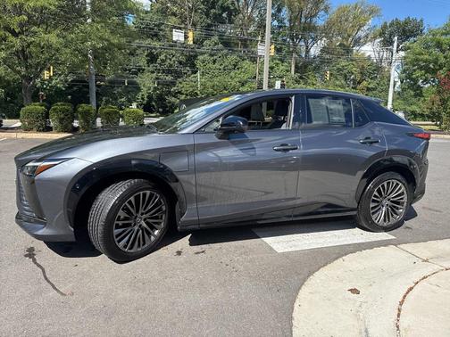 2023 Lexus RZ 450e Luxury