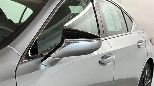 2023 Lexus ES 250 Base