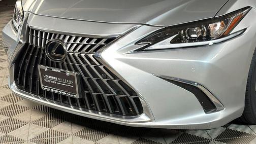 2023 Lexus ES 250 Base