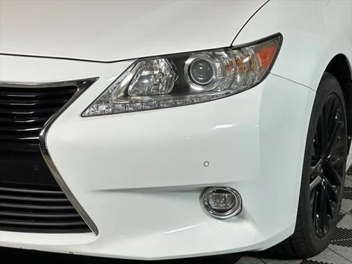 2015 Lexus ES 350 Crafted Line