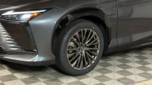 2023 Lexus RZ 450e Luxury