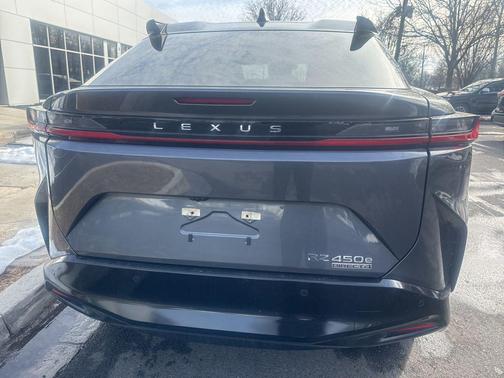 2023 Lexus RZ 450e Luxury