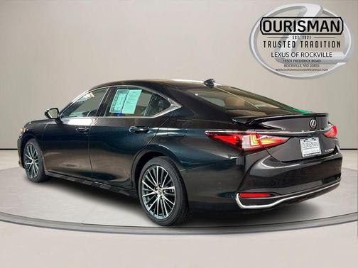 Caviar 2025 Lexus ES 300h Base