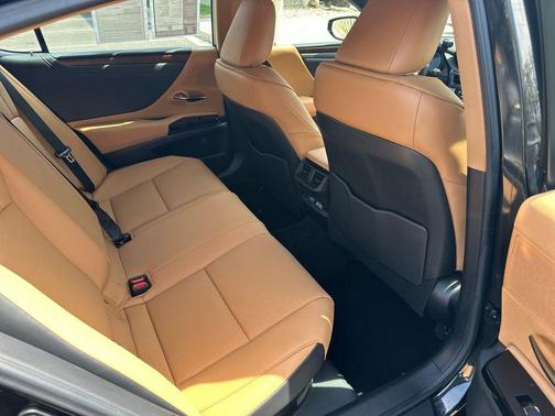 Caviar 2025 Lexus ES 300h Base
