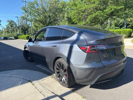 Midnight Silver Metallic 2023 Tesla Model Y Performance Dual Motor All-Wheel Drive