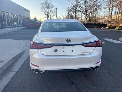 2024 Lexus ES 350 Base