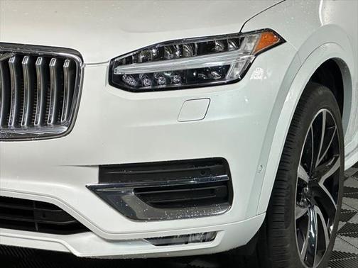 2023 Volvo XC90 B5 Plus