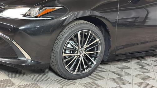 2025 Lexus ES 350 Base