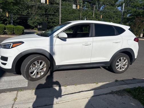 Dazzling White 2019 Hyundai TUCSON SE