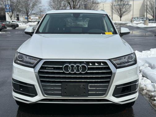 2019 Audi Q7 45 Premium