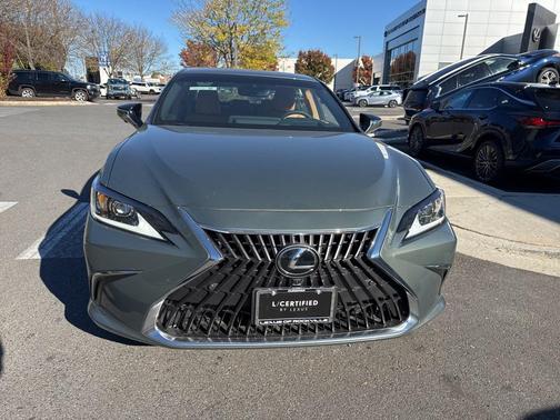 2025 Lexus ES 300h Luxury