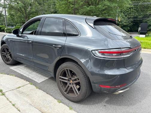 Volcano Grey Metallic 2019 Porsche Macan Macan