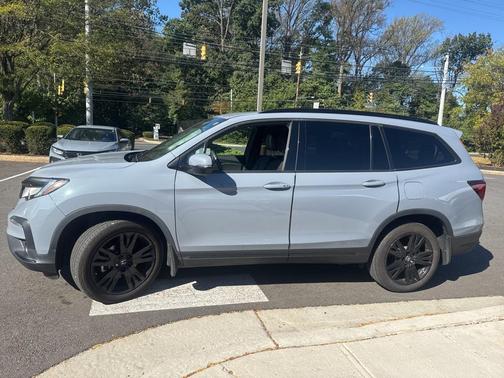 2022 Honda Pilot AWD Black Edition