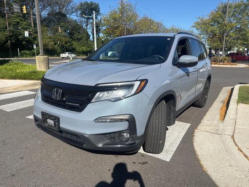 2022 Honda Pilot AWD Black Edition