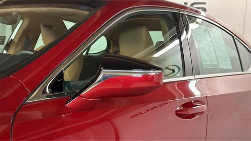 2023 Lexus ES 300h Base