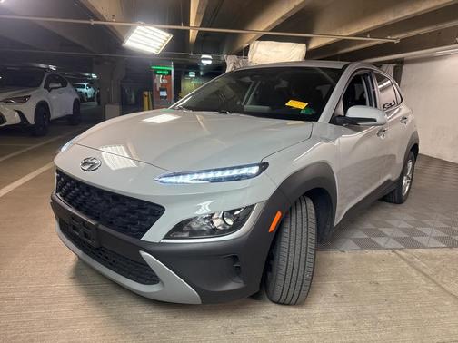 2022 Hyundai KONA SE