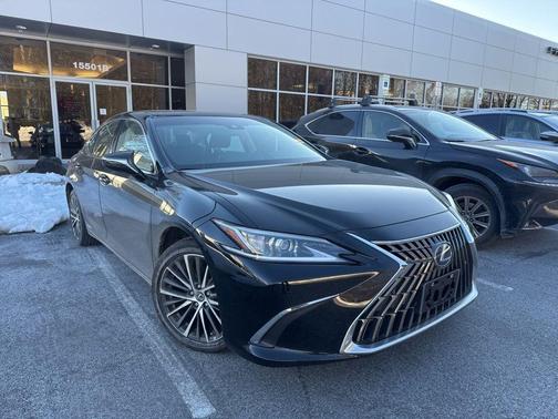 2022 Lexus ES 300h Base