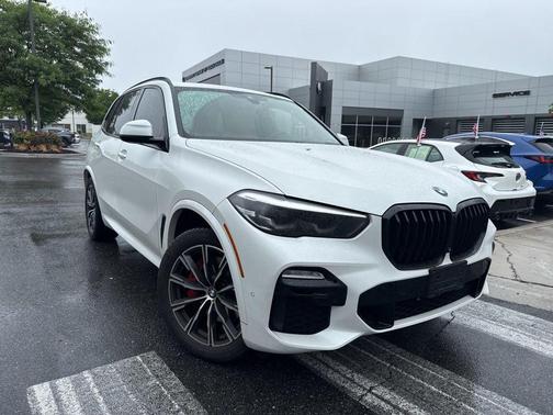 Mineral White Metallic 2021 BMW X5 xDrive40i