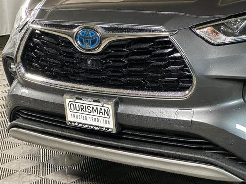 2021 Toyota Highlander Hybrid Platinum