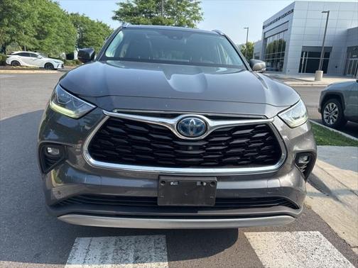 2021 Toyota Highlander Hybrid Platinum