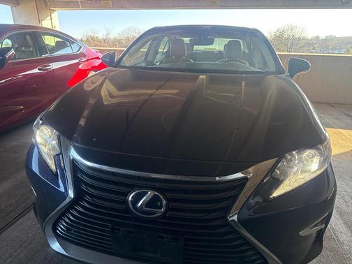 2016 Lexus ES 300h Base