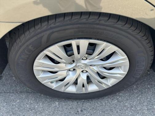 2014 Toyota Camry Hybrid LE