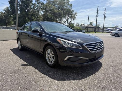2017 Hyundai SONATA SE