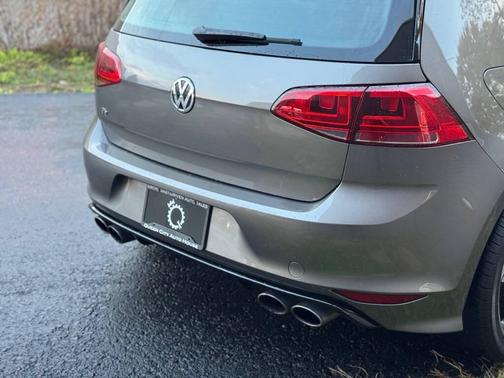 2016 Volkswagen Golf R 2.0T DSG