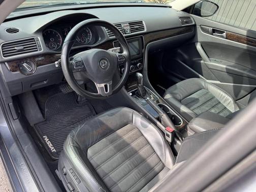 2014 Volkswagen Passat 3.6L V6 DSG SEL Premium