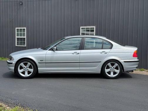 2001 BMW 325 I