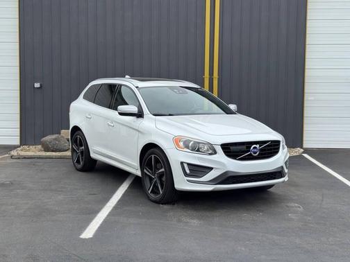2016 Volvo XC60 T6 Drive-E R-Design Platinum