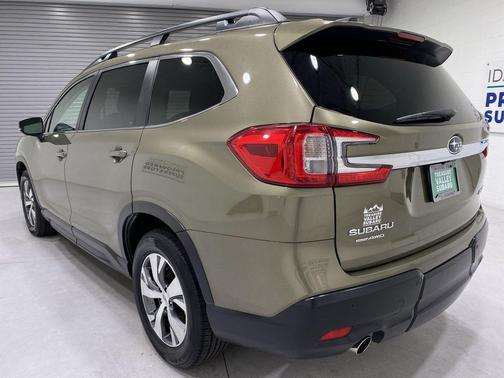Autumn Green Metallic 2025 Subaru Ascent Premium 7-Passenger