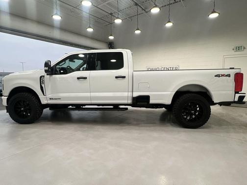 2024 Ford F-350 XLT