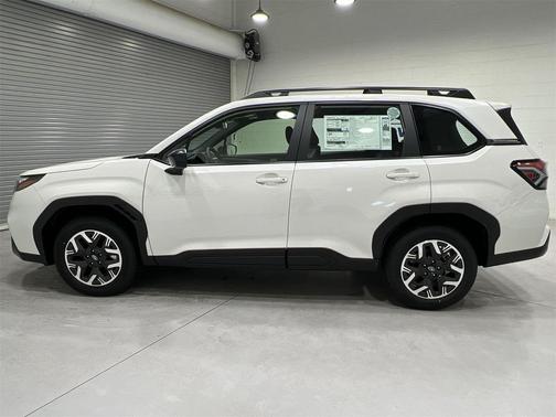2025 Subaru Forester Base