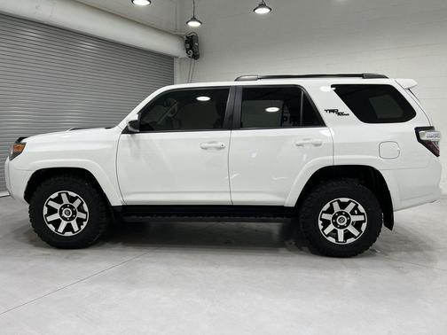 2022 Toyota 4Runner TRD Off Road