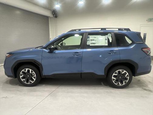 2025 Subaru Forester Base