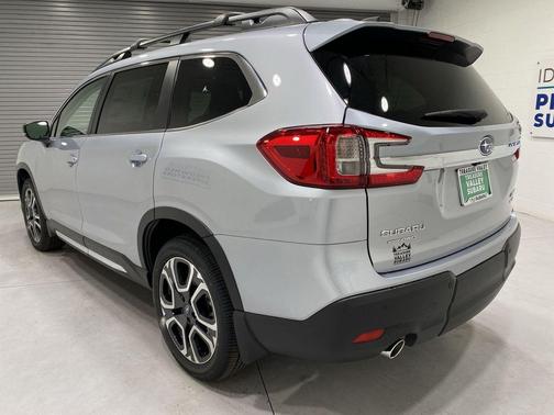 Ice Silver Metallic 2026 Subaru Ascent Limited 7-Passenger