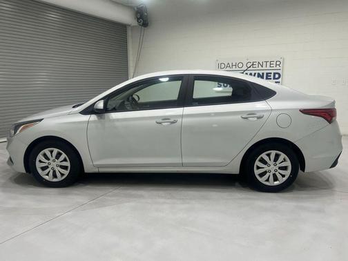 2021 Hyundai Accent SE