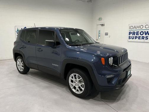 Slate Blue Pearlcoat 2023 Jeep Renegade Latitude