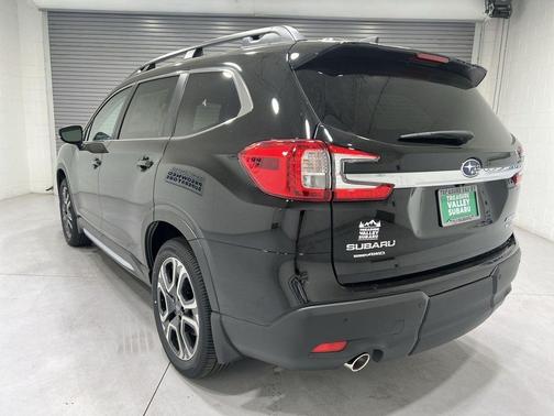 Crystal Black Silica 2026 Subaru Ascent Limited 7-Passenger