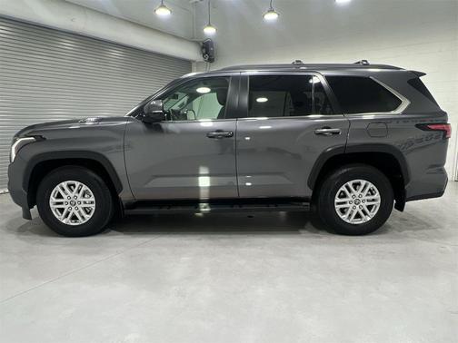 2024 Toyota Sequoia SR5