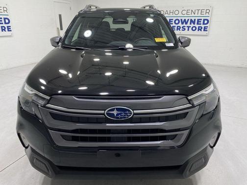 Crystal Black Silica 2025 Subaru Forester Premium