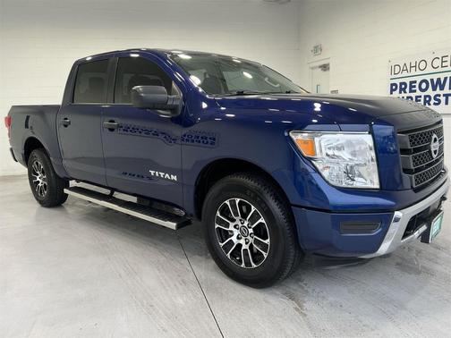 2023 Nissan Titan SV