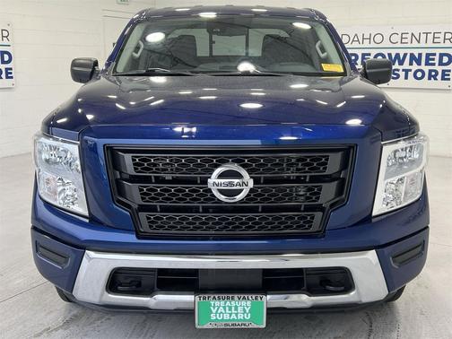 2023 Nissan Titan SV