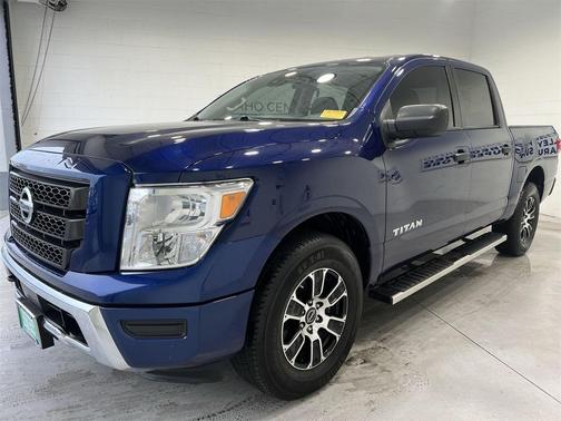 2023 Nissan Titan SV